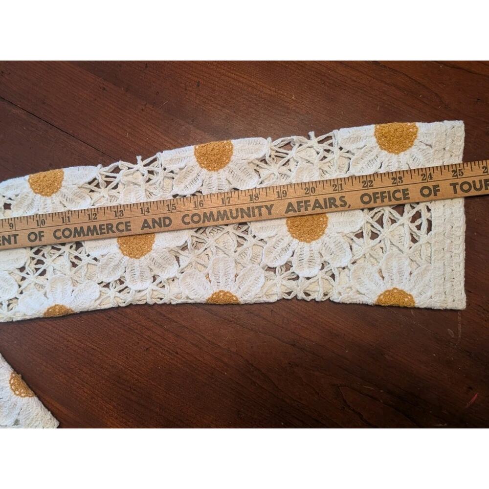 Moon & Madison Cardigan Womens XS Cream Daisy Crochet Knit Crop Tie Front Boho - Picture 7 of 7
